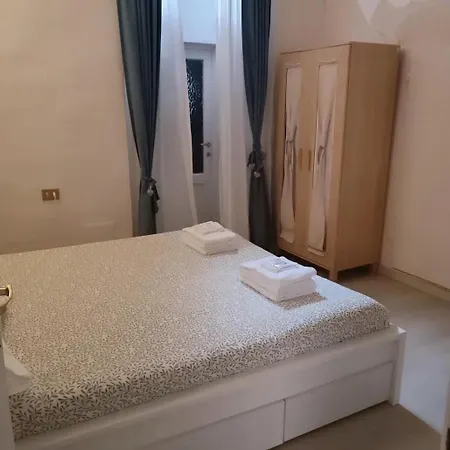 Handy House דירה